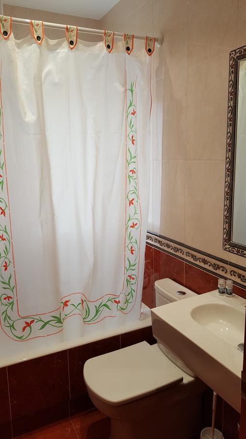 Hostal Rosi Ларедо Екстер'єр фото