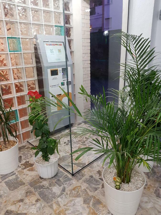 Hostal Rosi Ларедо Екстер'єр фото