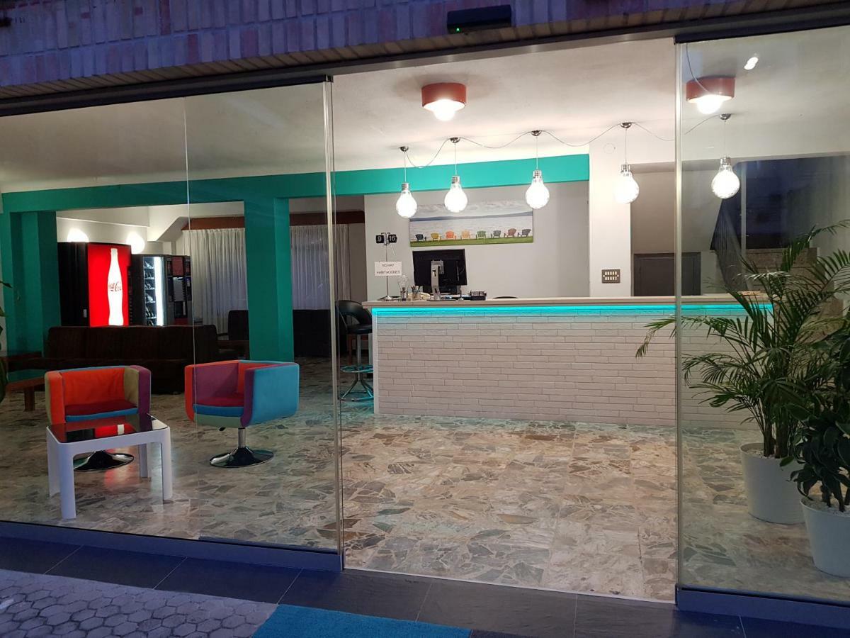 Hostal Rosi Ларедо Екстер'єр фото